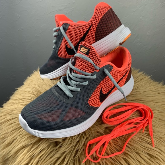 Nike Other - Men’s Nike Revolution 3 sneakers - 9.5 Fits like 9